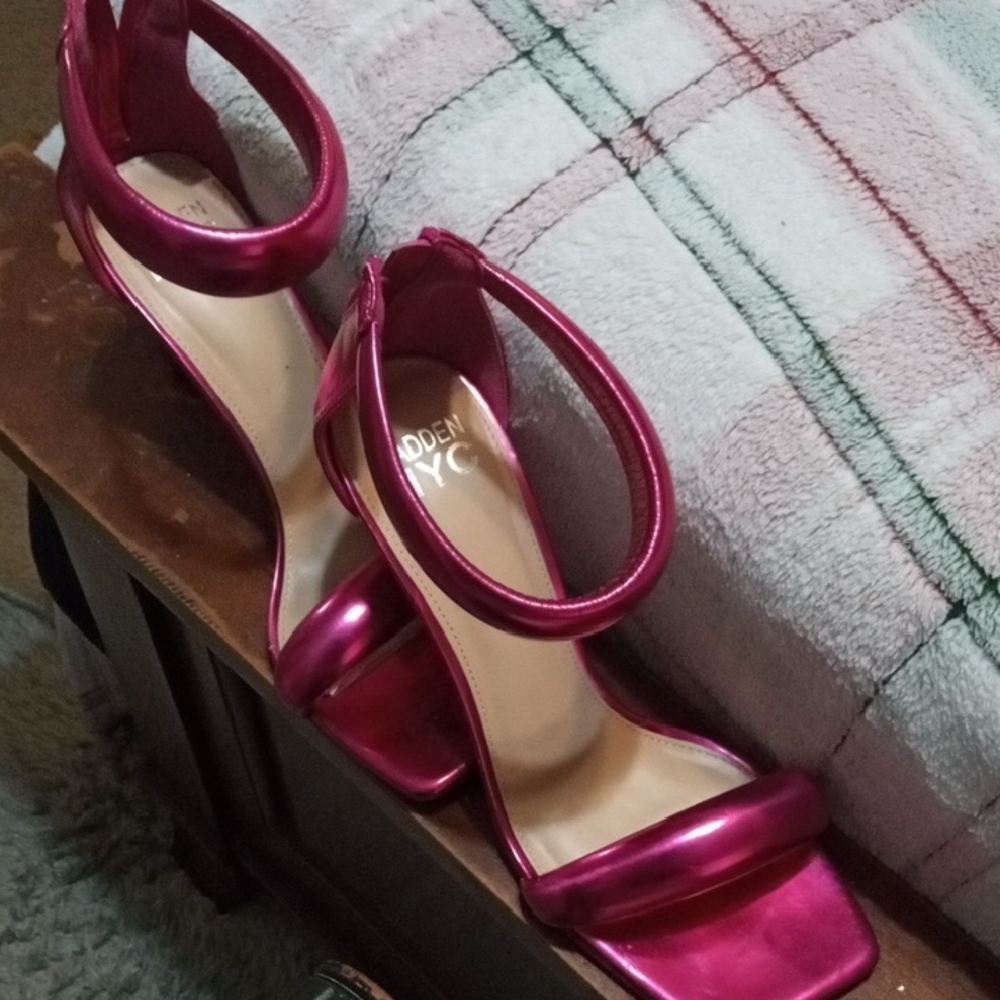 Women's Shiny Pink Heels